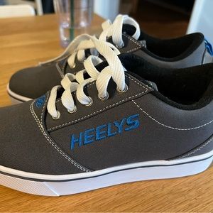 Heelys youth size 5. Excellent condition.